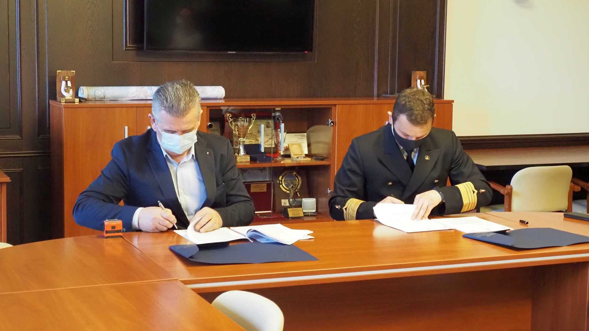 Podpisanie umowy na przebudowę i rozbudowę umocnień brzegowych w Mielnie